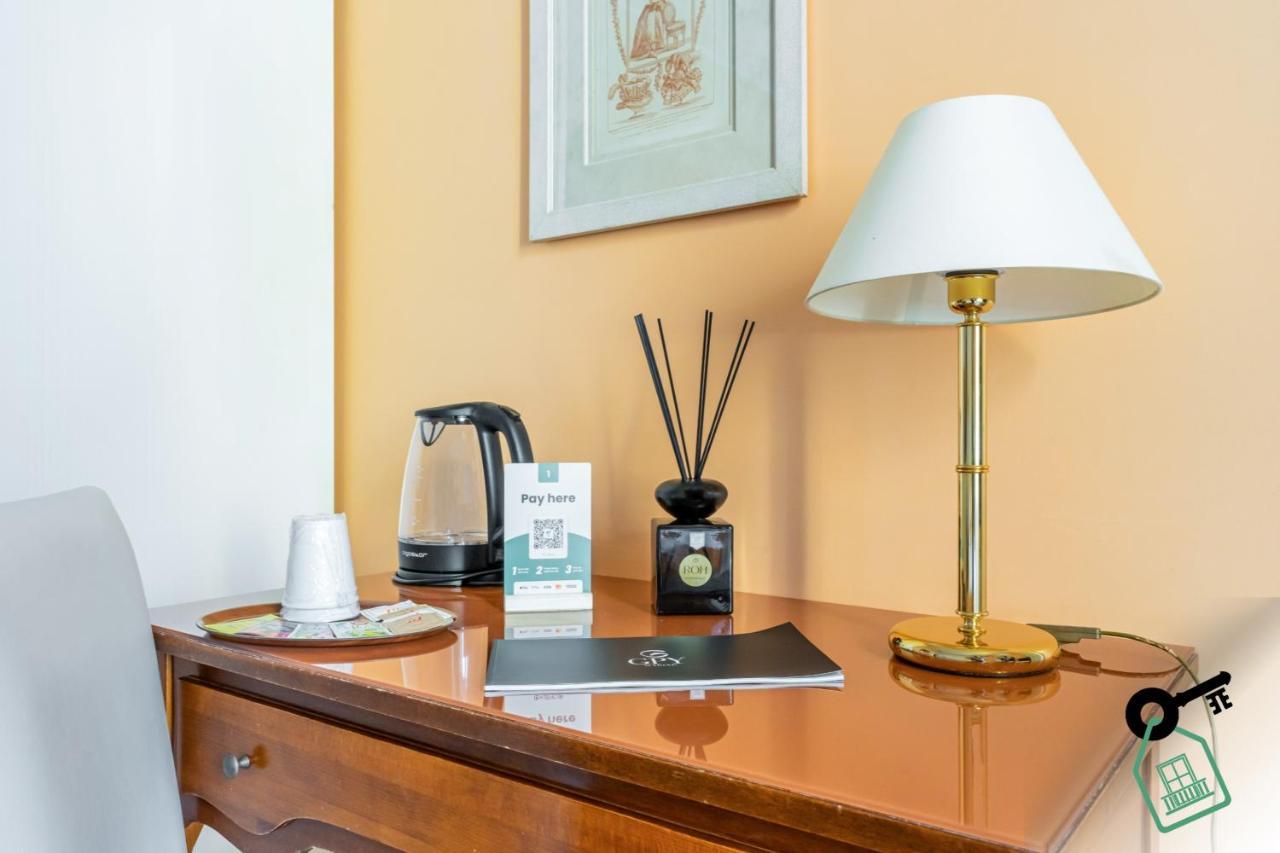 Hotel Rooms Lago Maggiore Verbania Buitenkant foto
