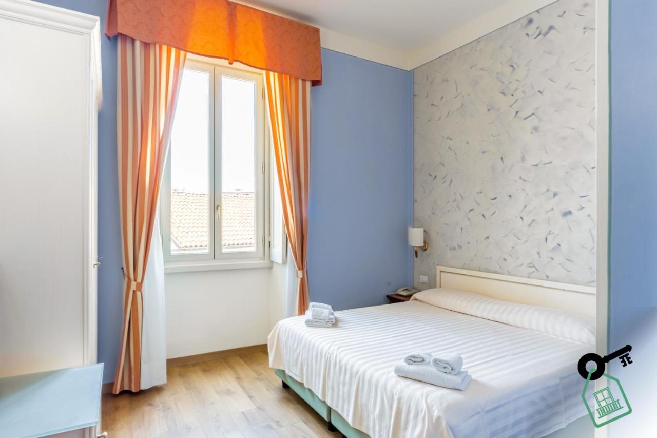 Hotel Rooms Lago Maggiore Verbania Buitenkant foto